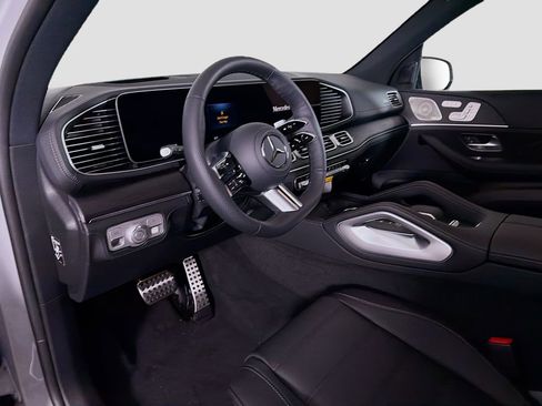 New 2026 Mercedes-Benz GLS 580 4MATIC image 10