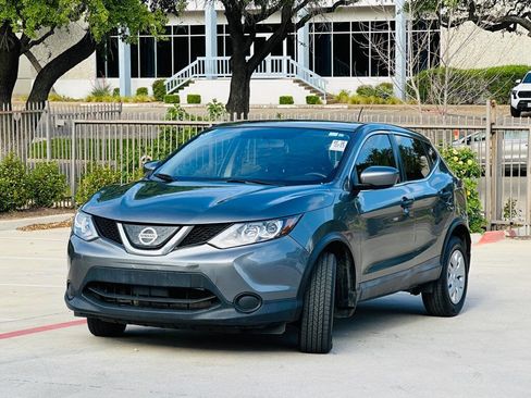 Used 2019 Nissan Rogue Sport S image 3