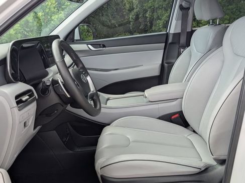 Used 2025 Hyundai Palisade SEL FWD image 12