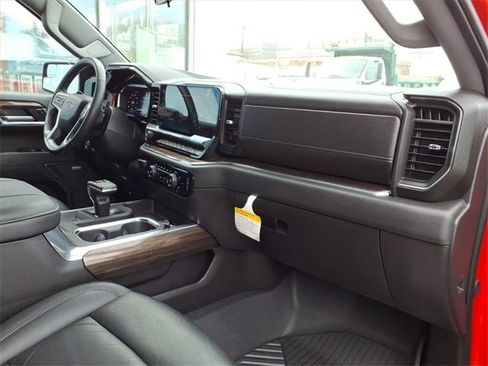 Used 2024 Chevrolet Silverado 1500 LT Trail Boss w/ Convenience Package II image 21