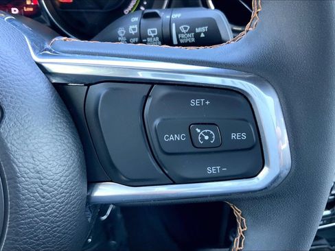 Used 2023 Jeep Wrangler Unlimited Sahara AWD/4WD image 19