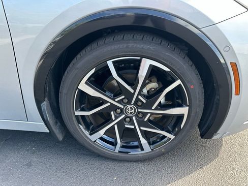 Used 2024 Toyota Prius Prime Premium w/ Advanced Technology Package image 6