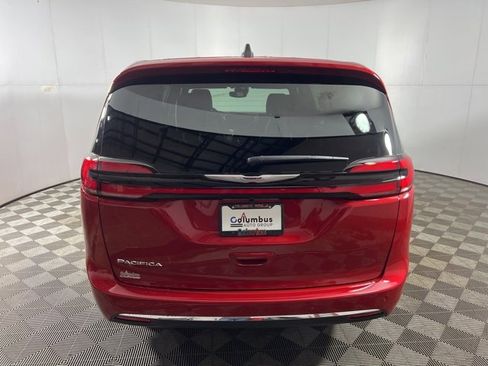 New 2026 Chrysler Pacifica Select image 5