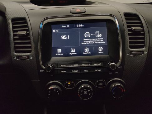 Used 2018 Kia Forte S image 25