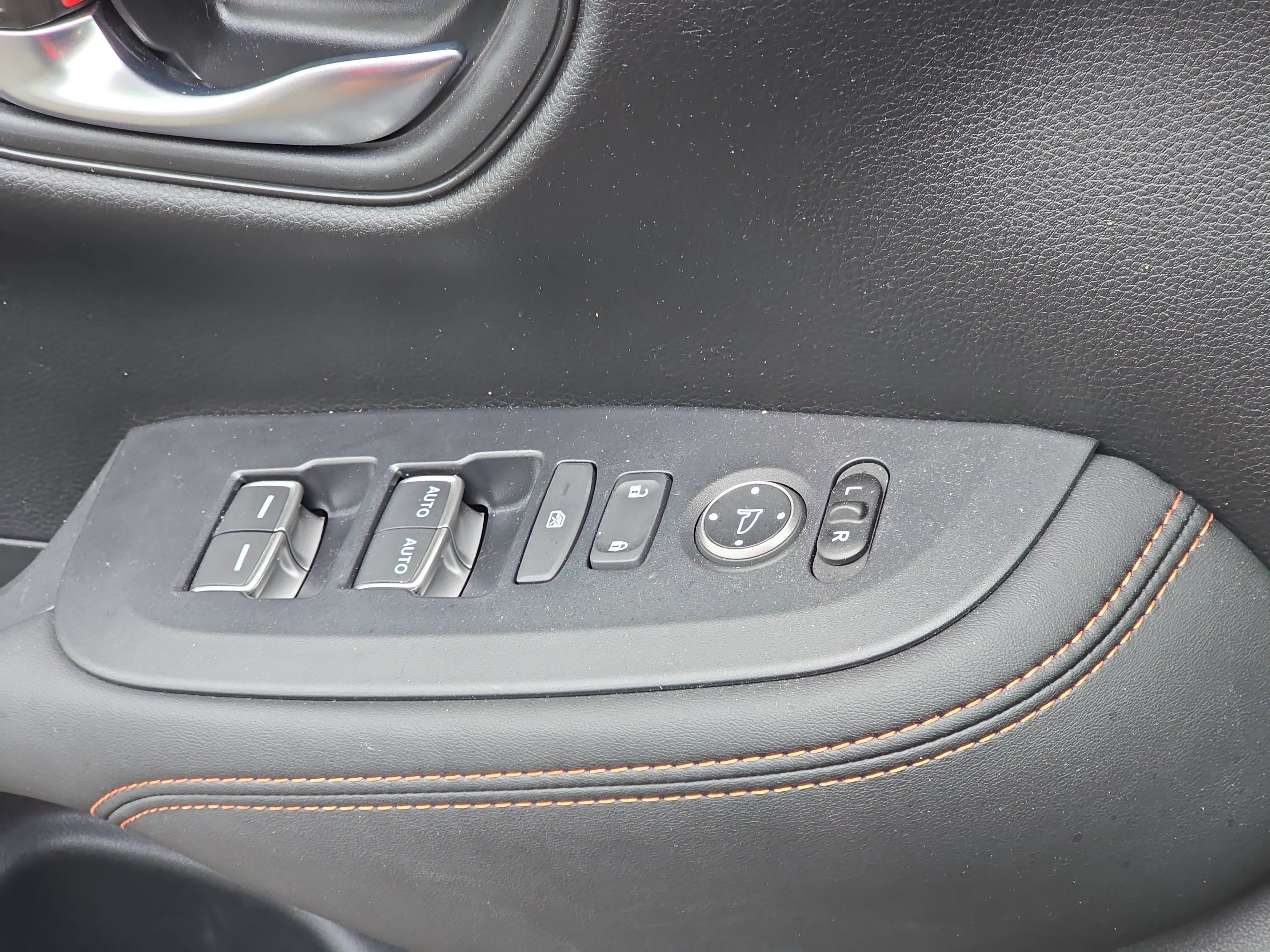 Certified 2025 Honda HR-V Sport image 27
