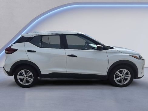 Used 2021 Nissan Kicks S FWD image 7