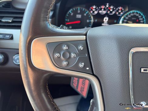 Used 2020 GMC Yukon XL Denali w/ Denali Premium Package AWD/4WD image 32