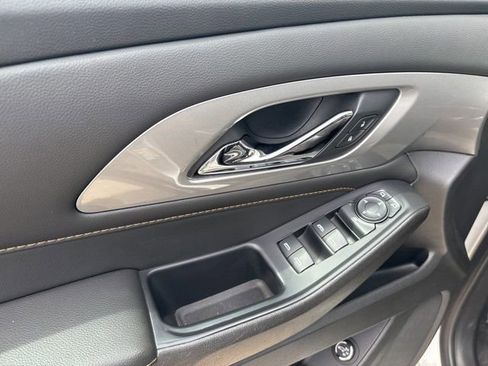 Certified 2020 Chevrolet Traverse LT FWD image 13