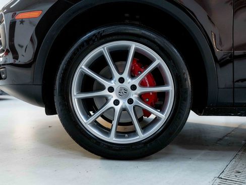 Used 2019 Porsche Cayenne image 29