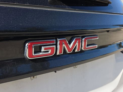 Used 2025 GMC Acadia Elevation image 16