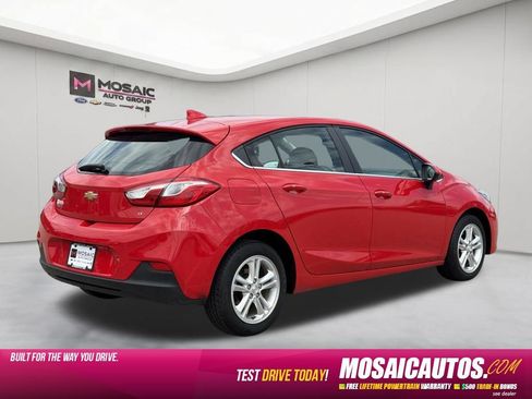 Used 2018 Chevrolet Cruze LT w/ Convenience Package FWD image 7