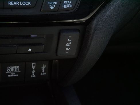 Used 2017 Honda Pilot Touring image 29