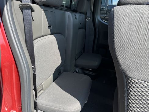 Used 2021 Nissan Frontier SV AWD/4WD image 4