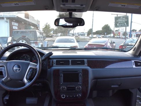 Used 2010 GMC Yukon Denali image 15
