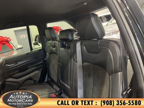 Used 2023 Jeep Grand Cherokee Altitude image 16