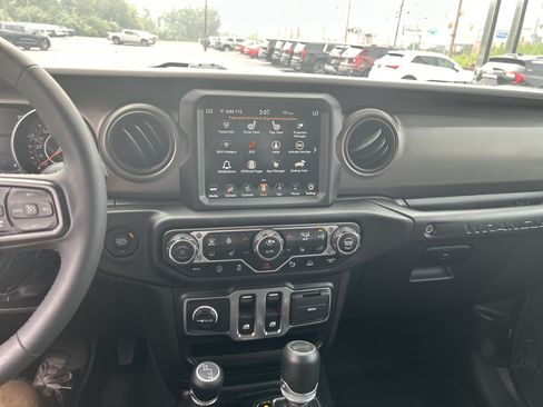 Used 2023 Jeep Wrangler Sport AWD/4WD image 25