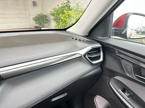 Used 2025 Chevrolet TrailBlazer LT image 37