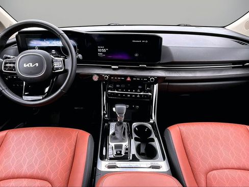 Used 2024 Kia Carnival SX image 15