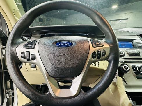 Used 2017 Ford Taurus SE FWD image 19