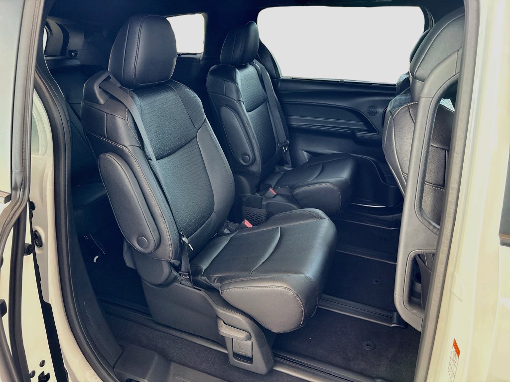 New 2026 Toyota Sienna XLE Woodland Edition AWD/4WD image 22