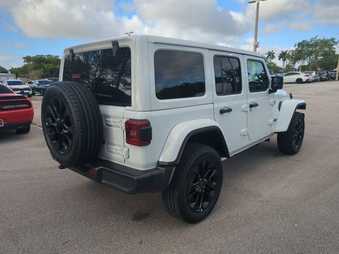 Used 2025 Jeep Wrangler Unlimited Sahara w/ Safety Group image 6