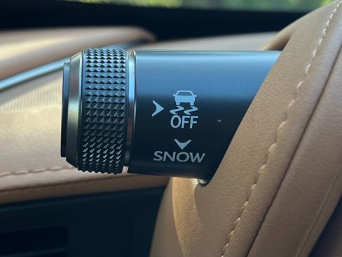 Used 2018 Lexus LC 500h w/ Touring Package image 47