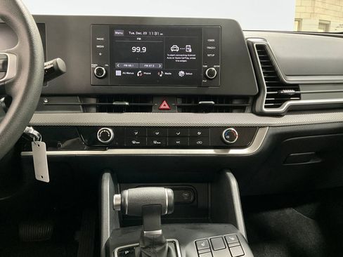 Used 2024 Kia Sportage LX image 8