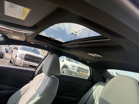 New 2026 Hyundai Elantra Limited image 30