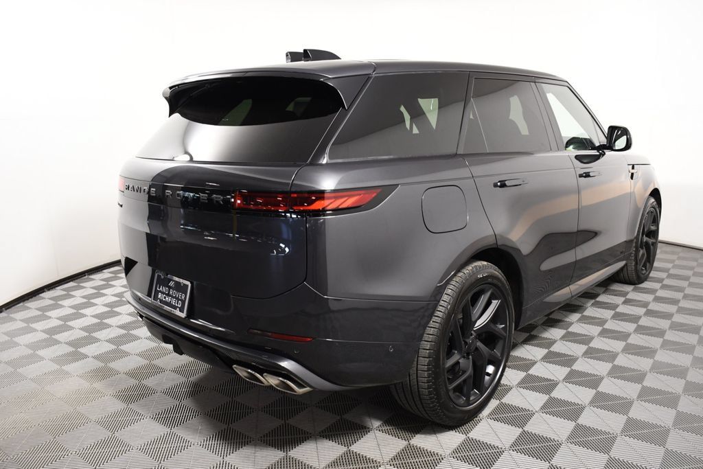 New 2026 Land Rover Range Rover Sport Dynamic SE AWD/4WD image 6