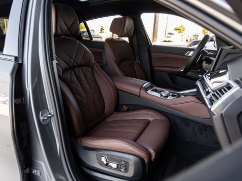 Used 2026 BMW X6 M60i image 41