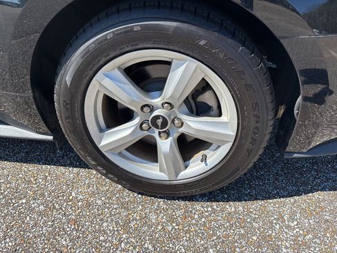 Used 2019 Ford Mustang Coupe image 5