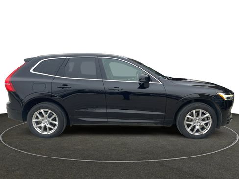 Used 2021 Volvo XC60 T5 Momentum image 7