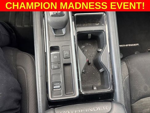 Used 2022 Nissan Pathfinder SV image 19