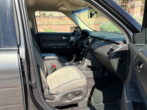 Used 2019 Ford Flex SEL w/ Equipment Group 202A FWD image 11