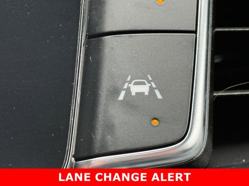 Used 2023 Buick Enclave Essence w/ Experience Buick Package image 27