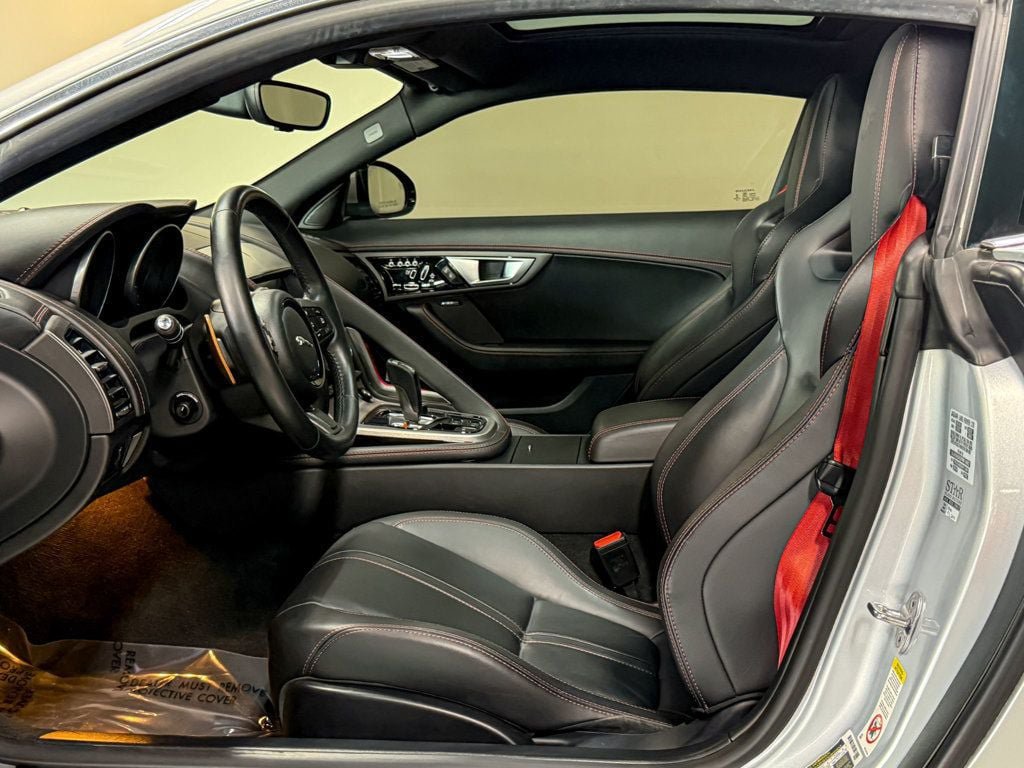 Used 2015 Jaguar F-TYPE R RWD image 8