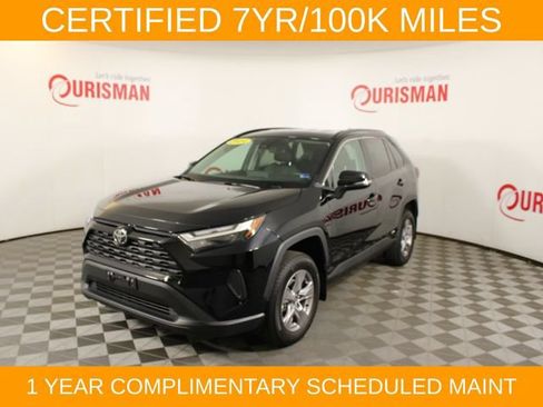 Used 2025 Toyota RAV4 XLE AWD/4WD image 2