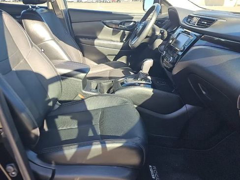 Used 2019 Nissan Rogue Sport SL w/ Premium Package image 9