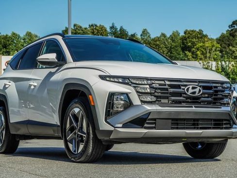 Certified 2025 Hyundai Tucson SEL AWD/4WD image 7