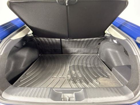 Used 2025 Toyota Prius Plug-In Hybrid image 40