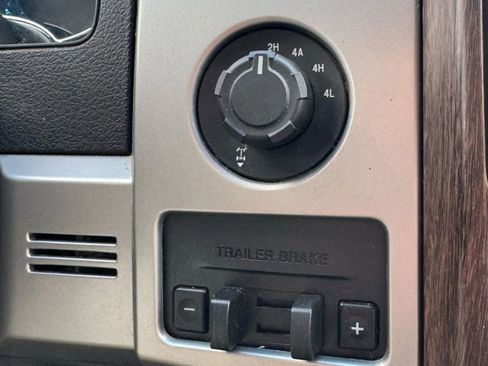 Used 2013 Ford F150 Lariat w/ Lariat Chrome Pkg image 5