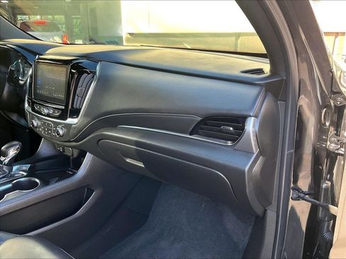 Used 2023 Chevrolet Traverse LT w/ LT Premium Package AWD/4WD image 13