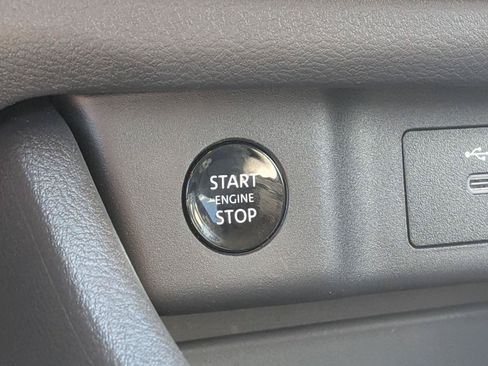 Used 2026 Nissan Rogue SV AWD/4WD image 15