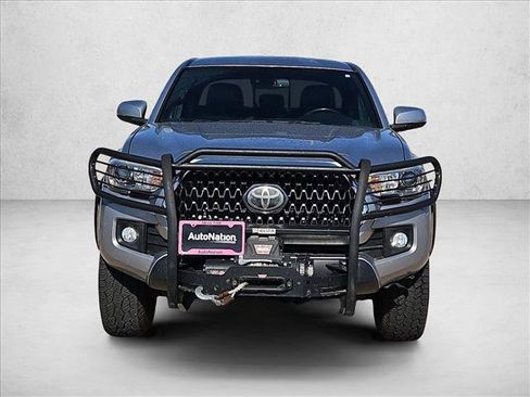Used 2018 Toyota Tacoma TRD Off-Road AWD/4WD image 2