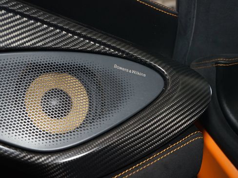 Used 2018 McLaren 570S Coupe RWD image 23