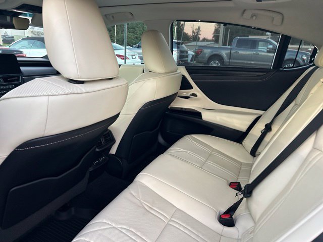Used 2022 Lexus ES 350 Ultra Luxury w/ Accessory Package 2 FWD image 8