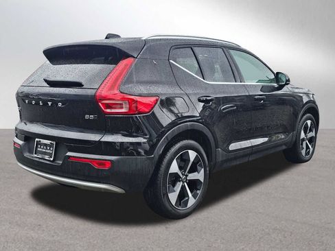 Used 2025 Volvo XC40 B5 Plus w/ Protection Package Premier image 3