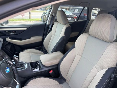 Used 2022 Subaru Outback Premium AWD/4WD image 12