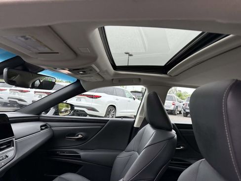 Used 2024 Lexus ES 350 w/ Premium Package FWD image 20