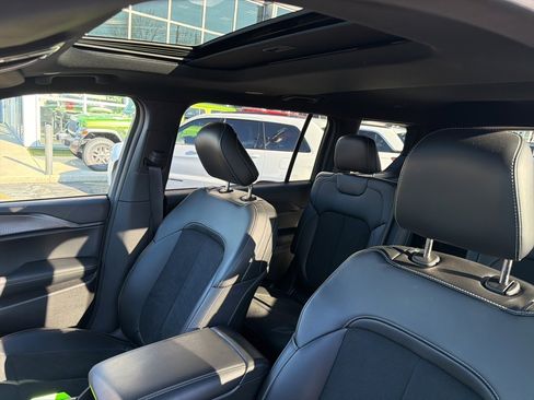 Used 2025 Jeep Grand Cherokee L Altitude image 6